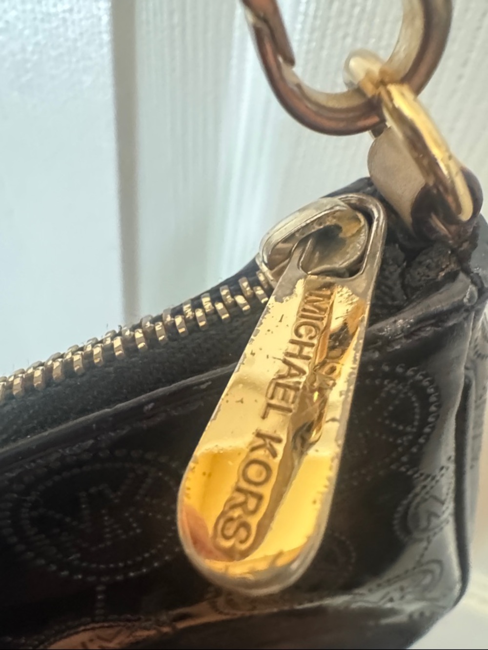 Michael Kors Black Patent Shoulder Bag with Gold Plaque - Picture 6 of 9
